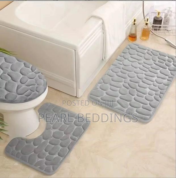 3pcs Non Slip Bathroom Mat Set Available in Stunning Designs · Photo 3