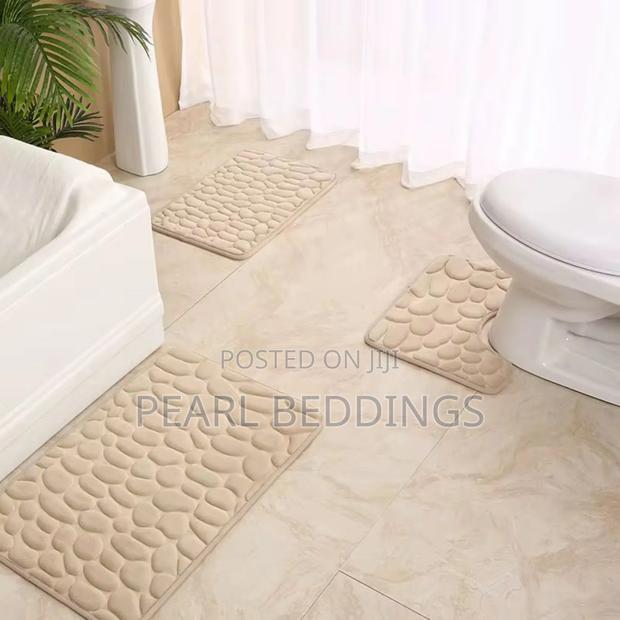 3pcs Non Slip Bathroom Mat Set Available in Stunning Designs · Photo 4