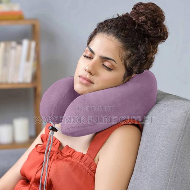 Comfort Neck Pillow · Photo 1