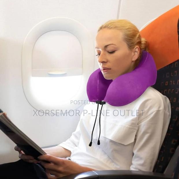 Comfort Neck Pillow · Photo 3
