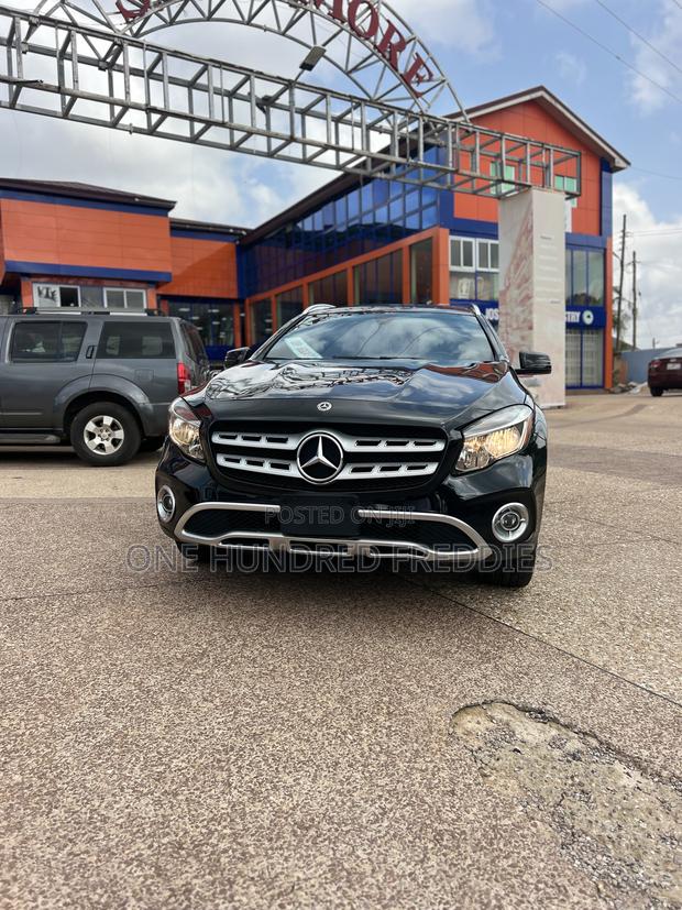 Mercedes-Benz CLA-Class 2018 Black · Photo 8