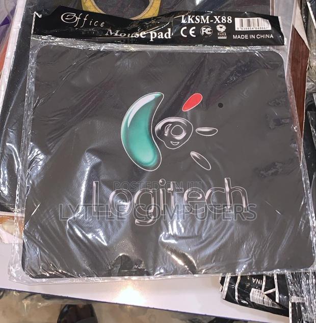 Logitech Mouse Pad · Photo 1