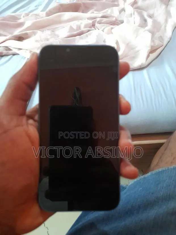 Apple iPhone 13 128 GB Blue · Photo 1