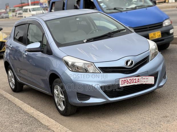 Toyota Vitz 2013 Blue · Photo 4