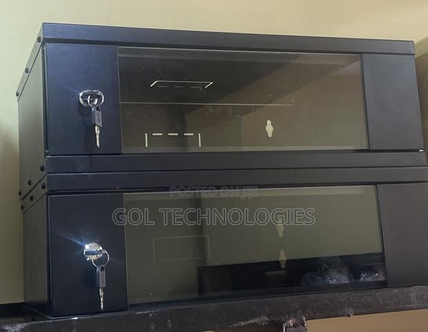 3u Rack Cabinet for Networking and CCTV 3u 520x350x180 · Photo 2