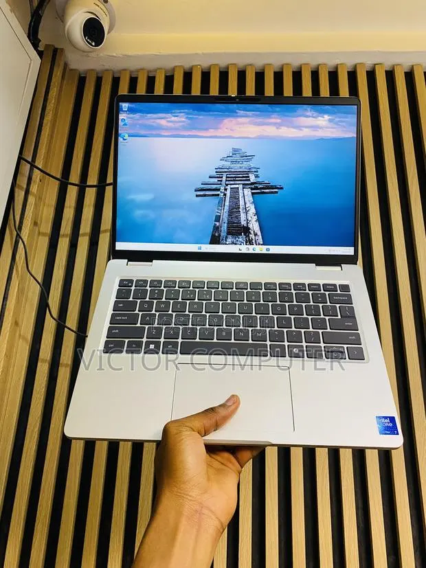 Laptop Dell Pro 14 16GB Intel Core Ultra 7 SSD 512GB · Photo 1
