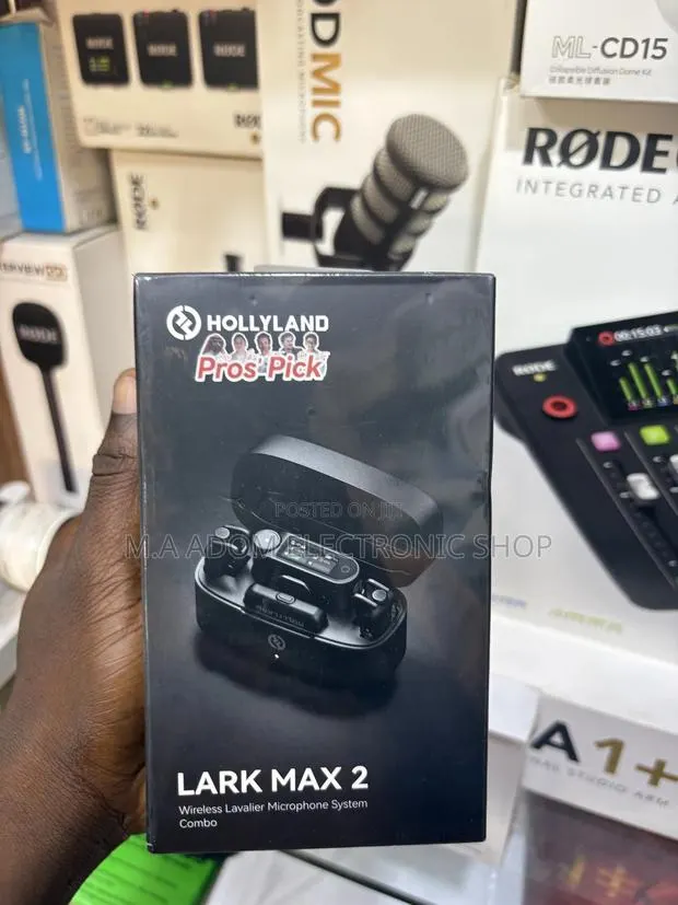 Hollyland Lark Max 2 Wireless Microphone For iPhone/Camera/Android · Photo 1
