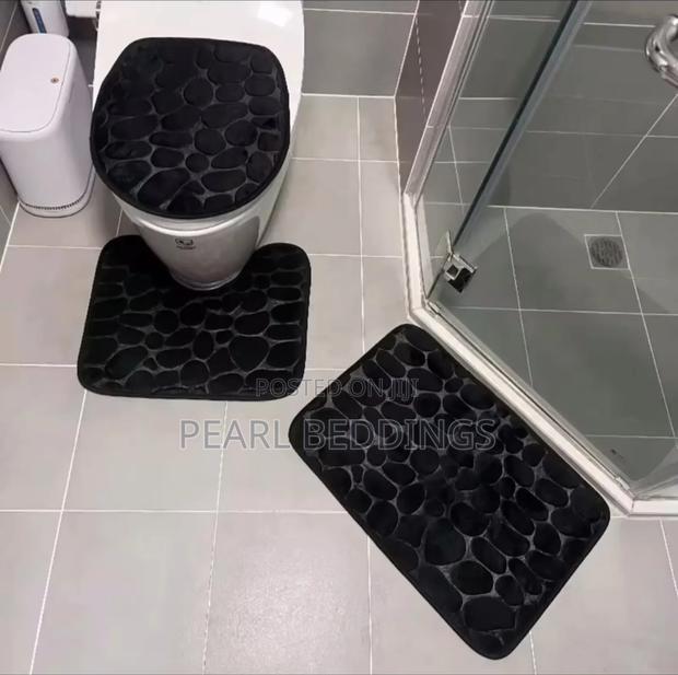 3pcs Non Slip Bathroom Mat Set Available in Stunning Designs · Photo 5