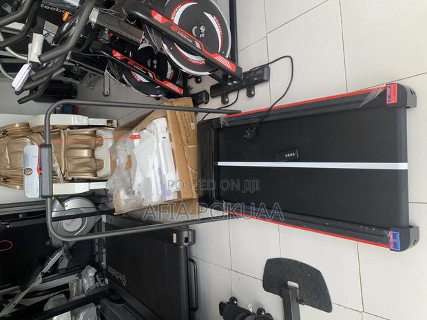 Fitness Treadmill · Photo 4