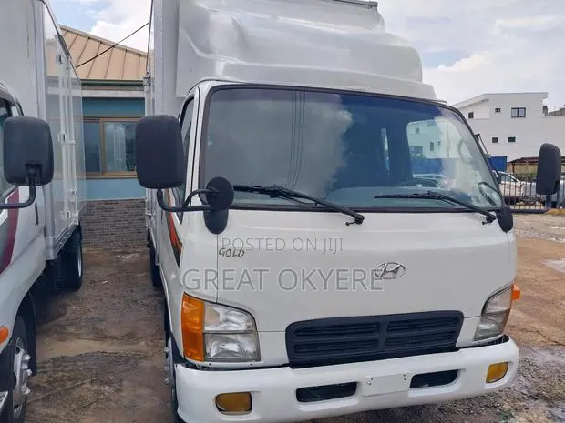 Hyundai Might Container · Photo 1