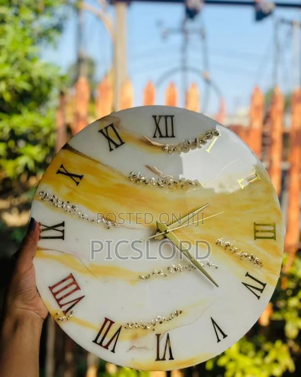 Customize Clocks · Photo 2