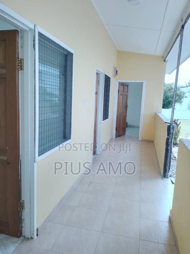 4bdrm House in Teshie Estate for rent · Photo 3