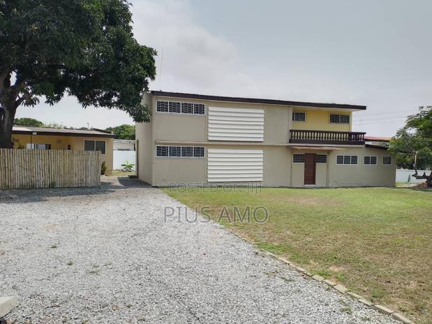 4bdrm House in Teshie Estate for rent · Photo 1