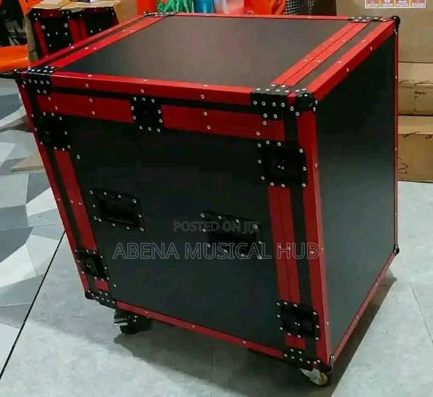 Jac- Amplifier Rack 14unite · Photo 1