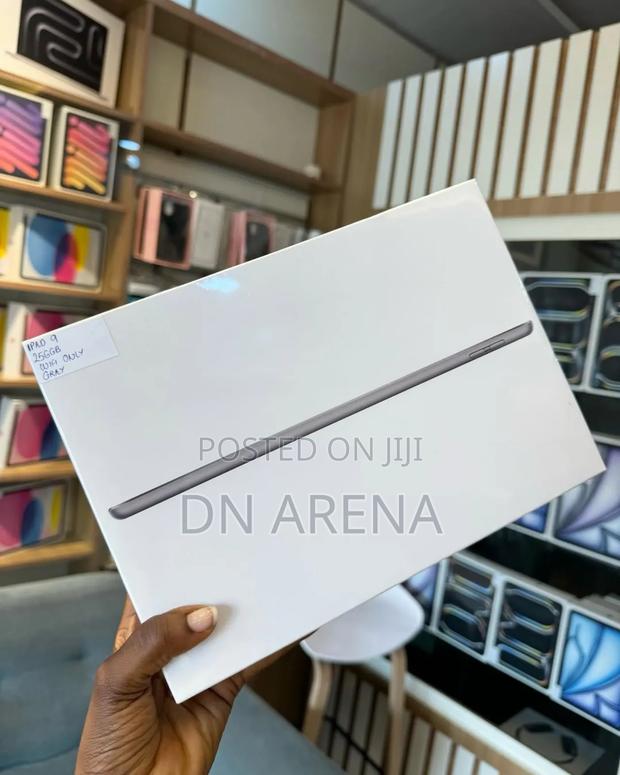 Apple iPad 9.7 32 GB Gray · Photo 3
