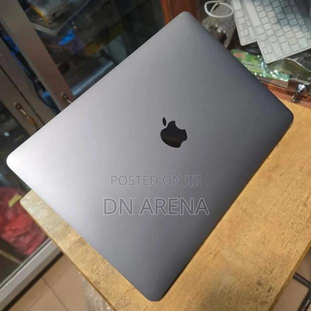 Laptop Apple MacBook Pro 2020 16GB Intel Core I5 SSD 1T · Photo 3
