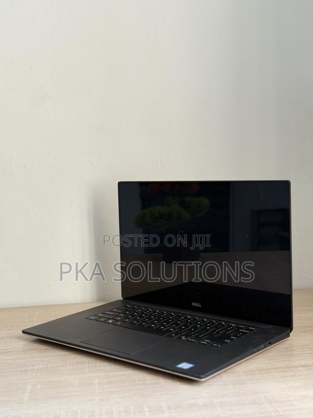 Laptop Dell XPS 15 9550 32GB Intel Core I7 SSD 1T · Photo 2