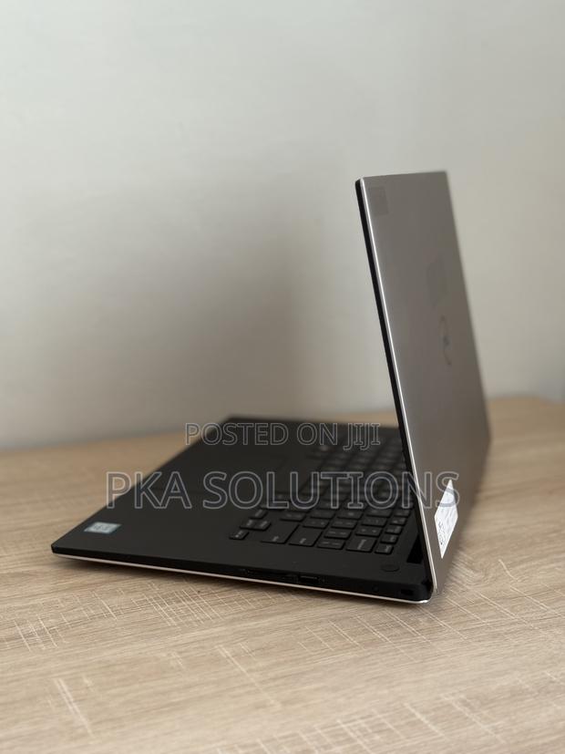 Laptop Dell XPS 15 9550 32GB Intel Core I7 SSD 1T · Photo 1