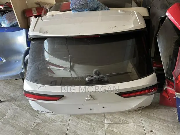 Mitsubishi Outlander 2023 2024 2025 2026 Boot/Tailgate Hood Complete · Photo 1