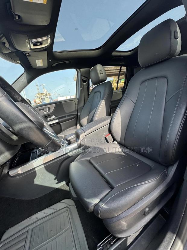 Mercedes-Benz GLB-Class GLB 250 4MATIC 2020 Gray · Photo 7