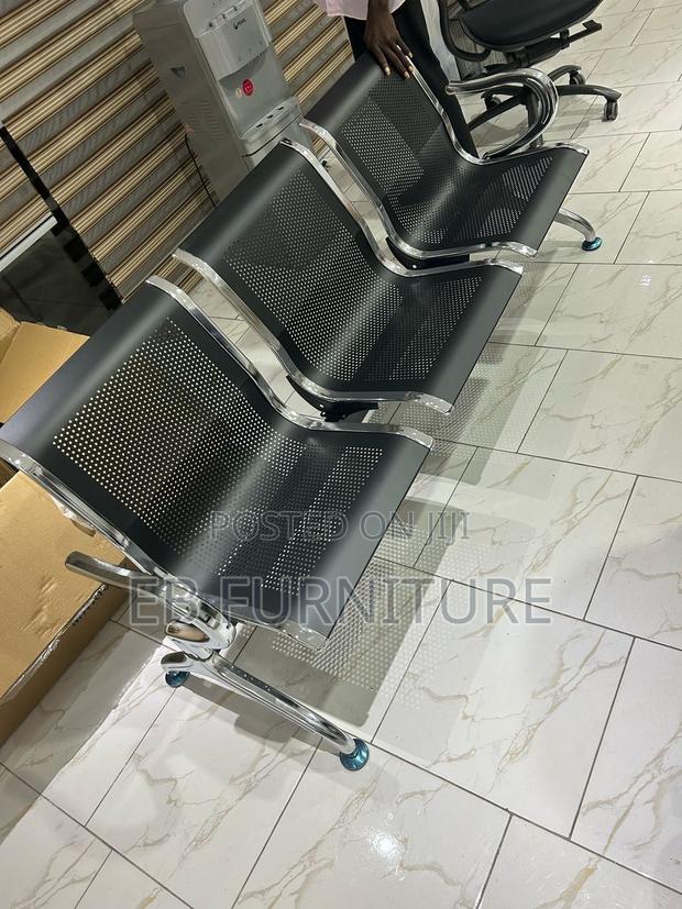 Metal 3 in One/ Waiting Chair · Photo 3