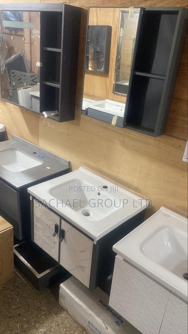 Small Cabinet Basin 60cm · Photo 2