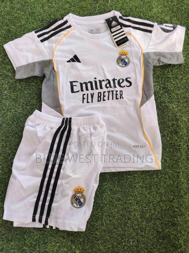Real Madrid 2025/2026 Home Jersey For Kids · Photo 1