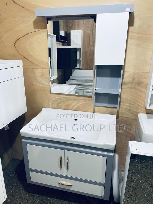 Hanging Cabinets Basin With Mirror · Photo 1