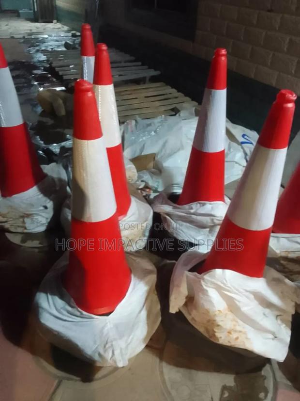 Big Safety Cones - 40" Height(With Heavy Seat). · Photo 3