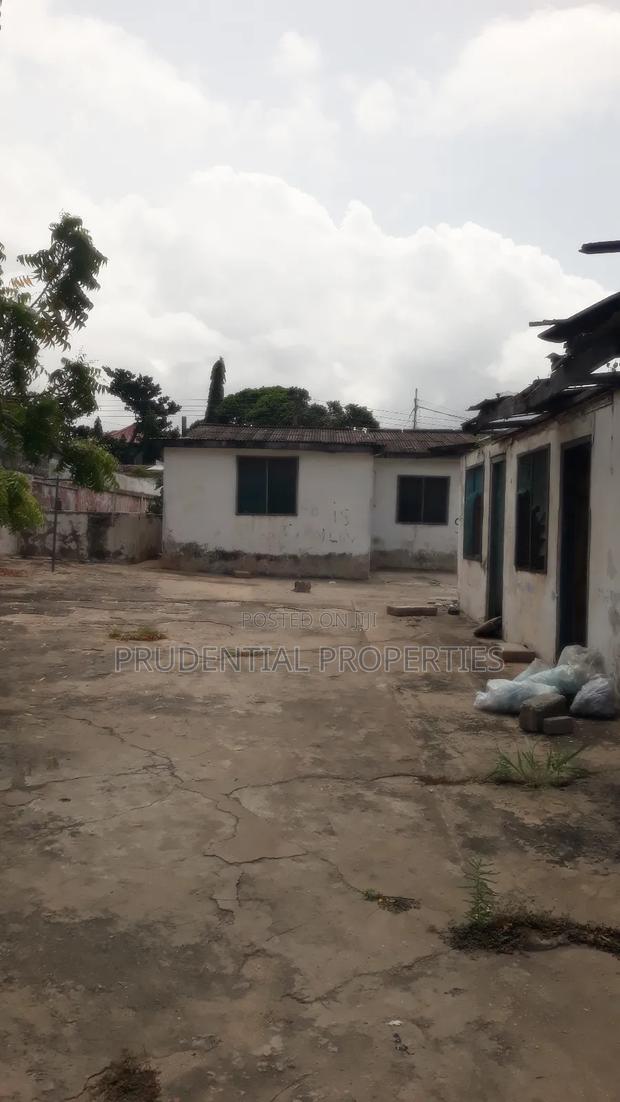 3bdrm House in Awudome Estate for sale · Photo 6