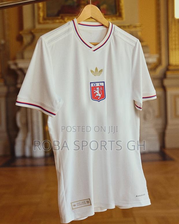 Olympique Lyonnais 75th Anniversary Jersey · Photo 2