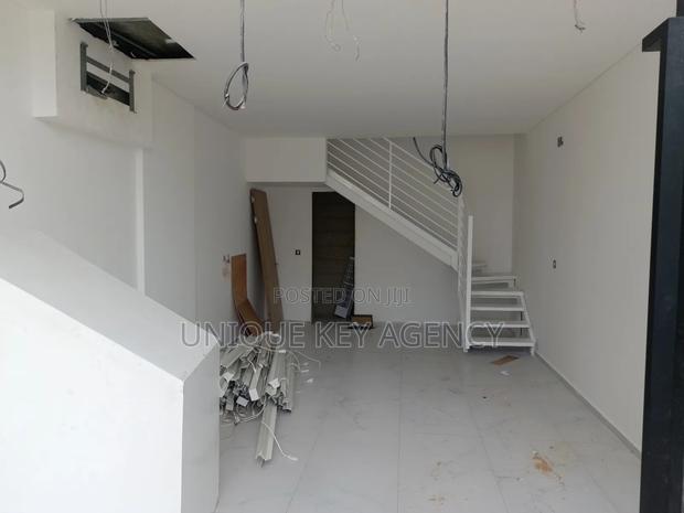 Shop to Let in Cantonment · Photo 2