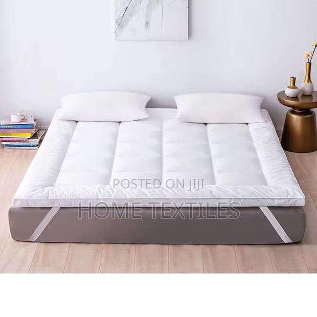 Soft and Foamy Mattress Topper for King and Queen Size · Photo 1