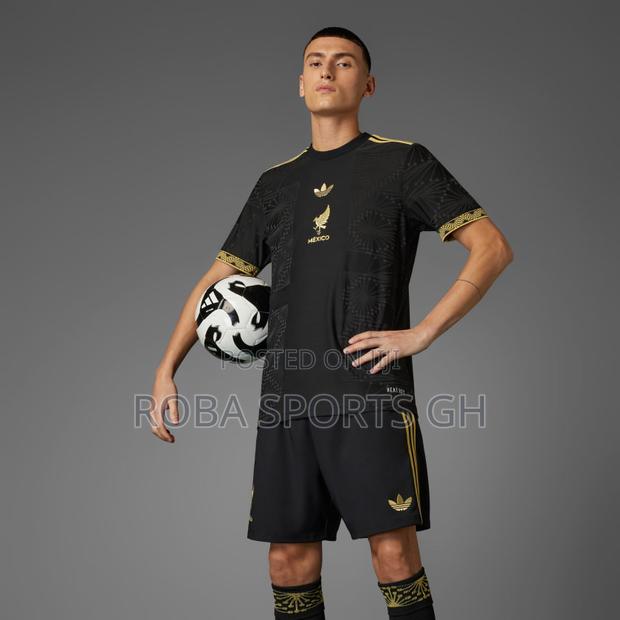 Mexico 2025 Adidas Gold Jersey · Photo 1