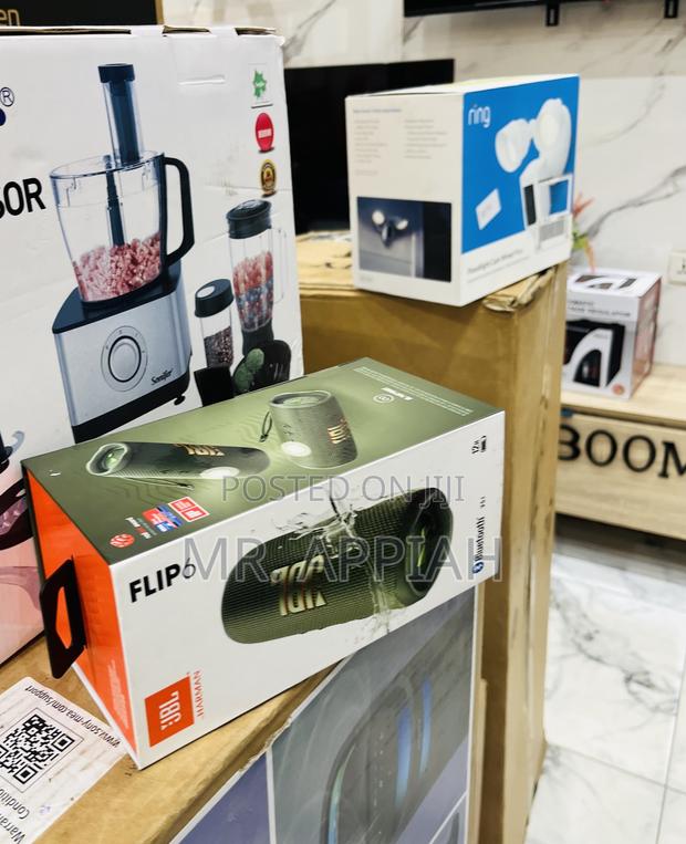 Newly Made JBL Flip 6 Wireless Bluetooth Speaker(Green) · Photo 1