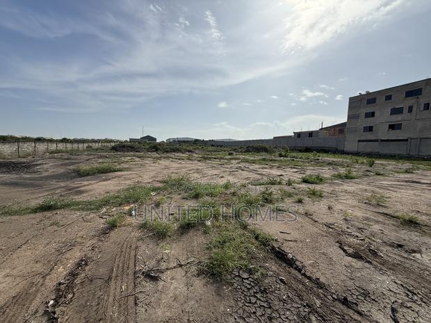 Tema Industrial Area 2. 3 Acres of Land for Sale · Photo 2
