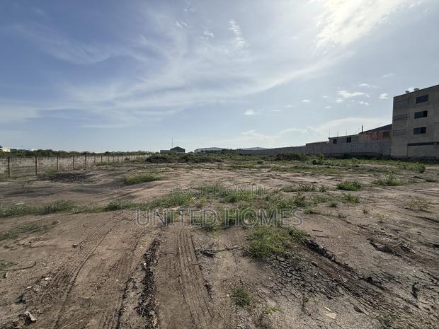 Tema Industrial Area 2. 3 Acres of Land for Sale · Photo 4