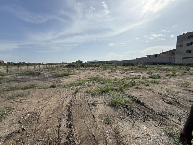Tema Industrial Area 2. 3 Acres of Land for Sale · Photo 1