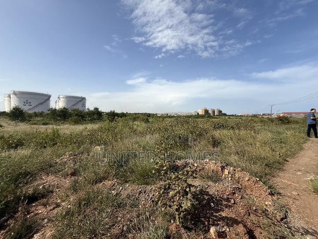 Tema 15 Acres of Land for Sale · Photo 1