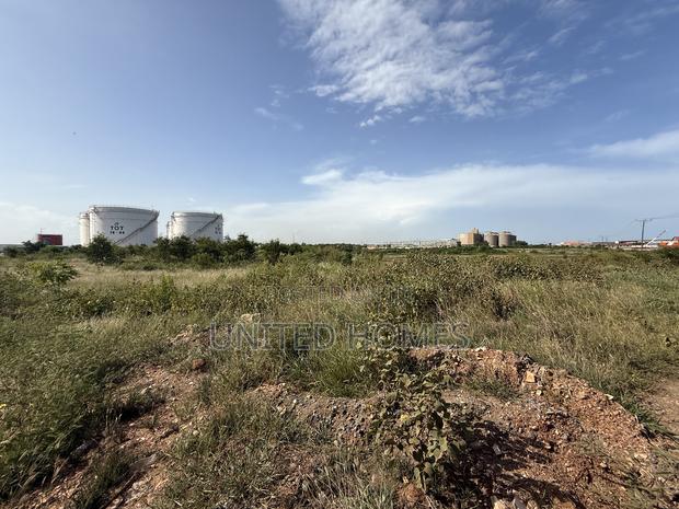 Tema 15 Acres of Land for Sale · Photo 3