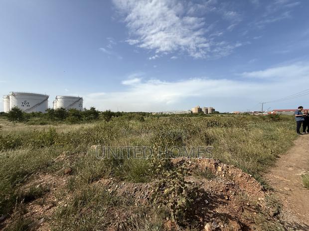 Tema 15 Acres of Land for Sale · Photo 4