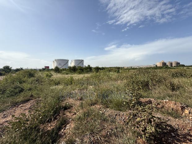 Tema 15 Acres of Land for Sale · Photo 2