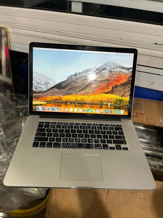 Laptop Apple MacBook Pro 2015 16GB Intel Core I7 SSD 256GB · Photo 1