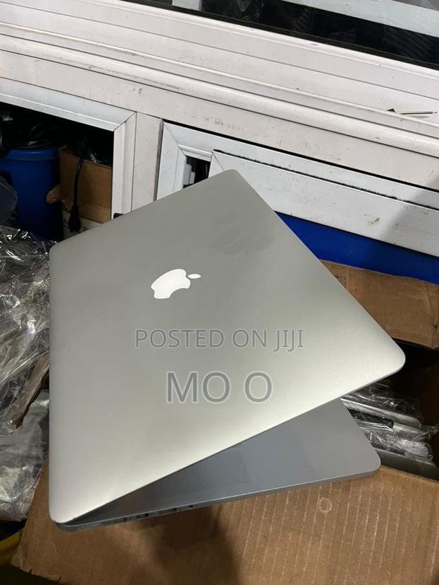 Laptop Apple MacBook Pro 2015 16GB Intel Core I7 SSD 256GB · Photo 2
