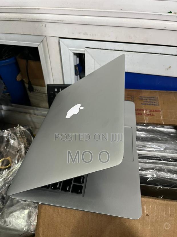 Laptop Apple MacBook Air 2017 8GB Intel Core I5 SSD 256GB · Photo 4