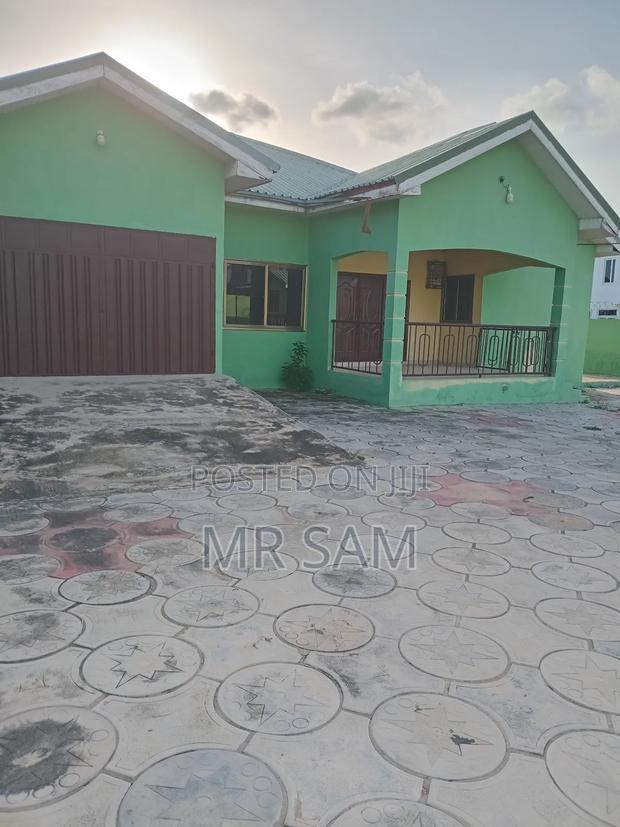 5bdrm House in Tuba Road, Ga South Municipal for rent · Photo 3