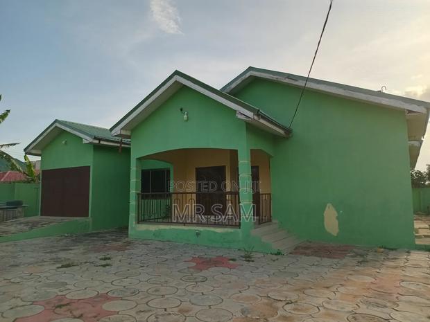 5bdrm House in Tuba Road, Ga South Municipal for rent · Photo 5