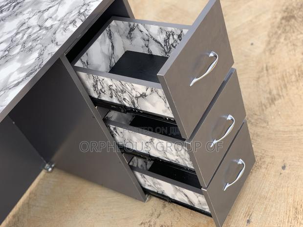 Modern Office Desk (Mdf) · Photo 2