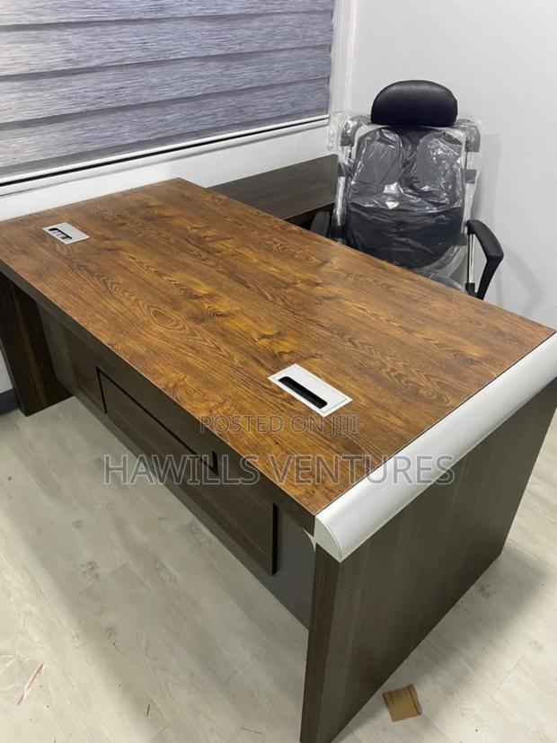 Unique Executive Desk With Chair · Photo 1