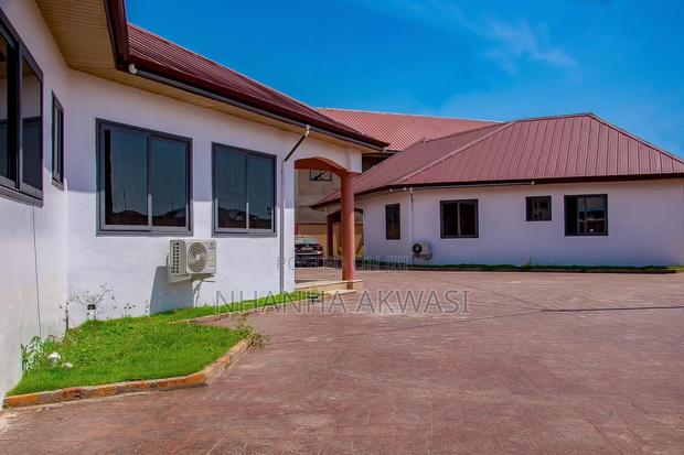 4bdrm House in Spintex, Tema Metropolitan for rent · Photo 7